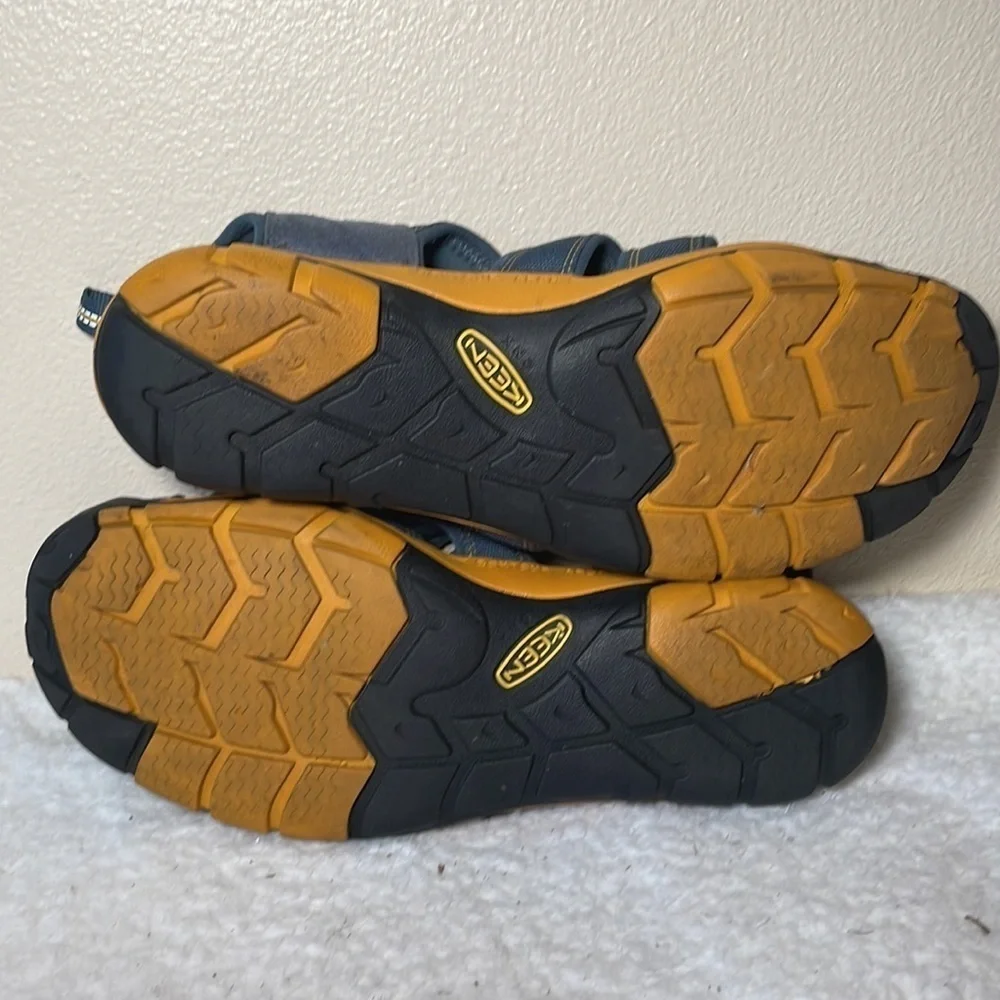 Keen sandals size